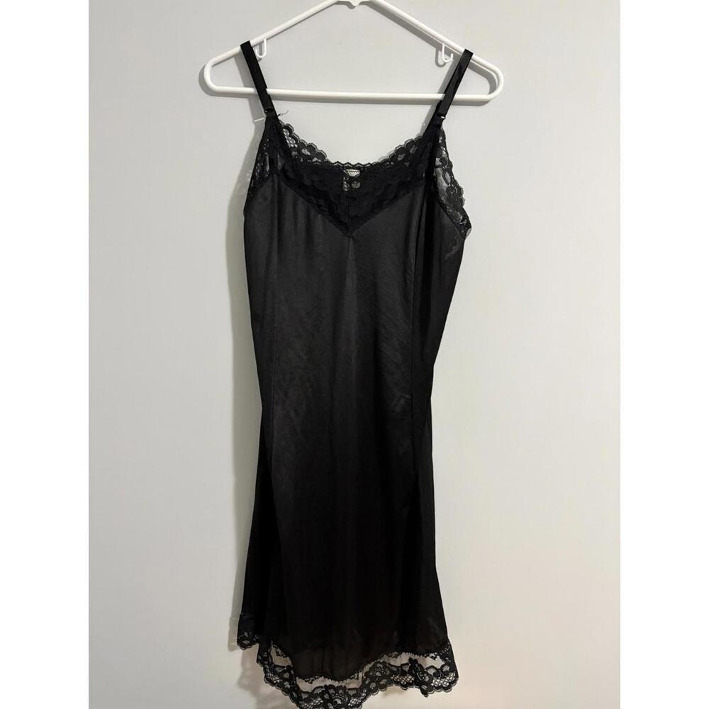 Vtg VELROSE Women Sz 36 Full Slip Dress Chemise Black Antron Shiny Lace Trim USA